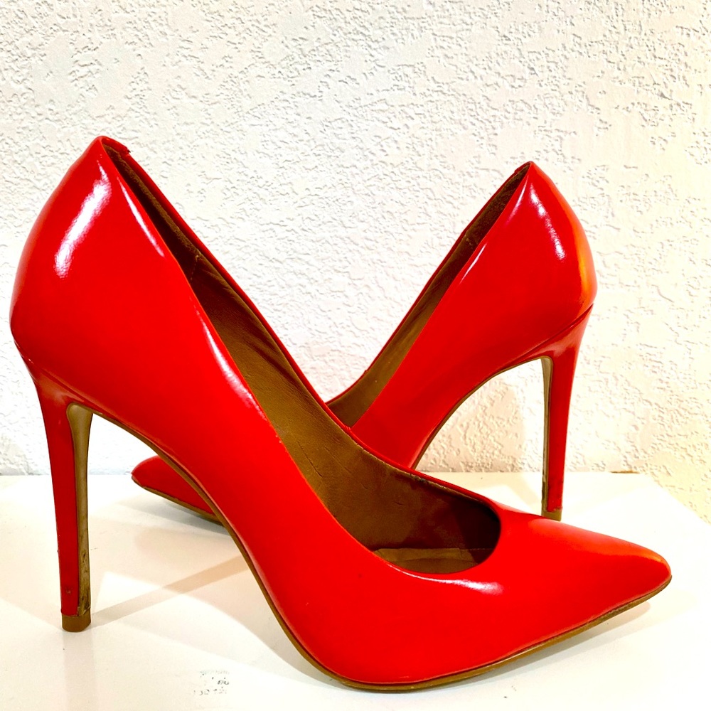Steve Madden Red heels Size 6 Medium